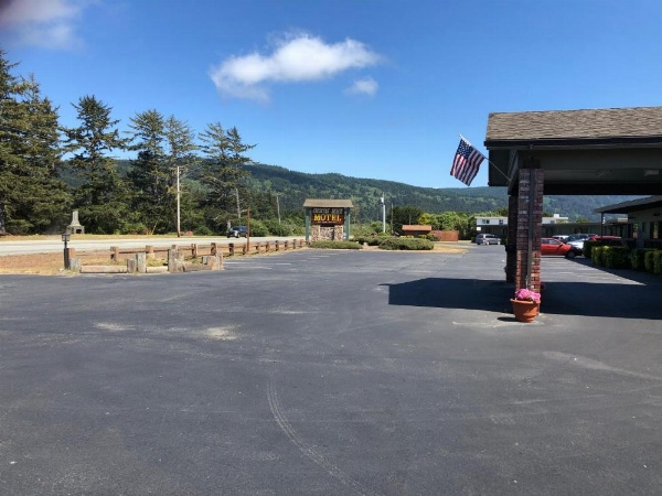 Crescent Beach Motel image 26